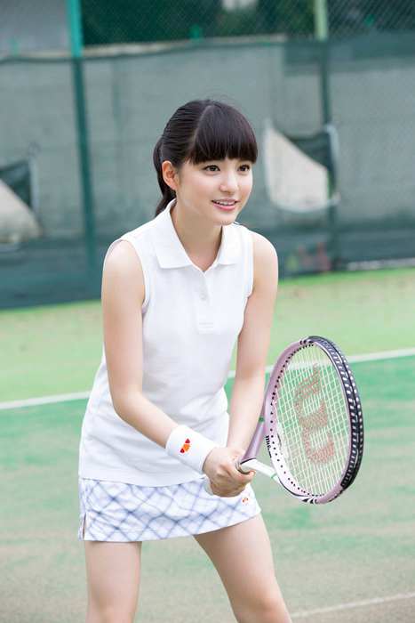 丰乳美女打网球